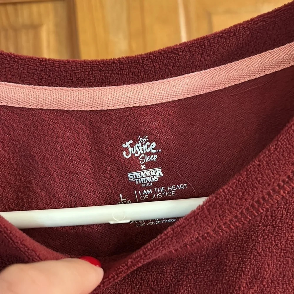 Justice size large top (small crack as pictured) sleep